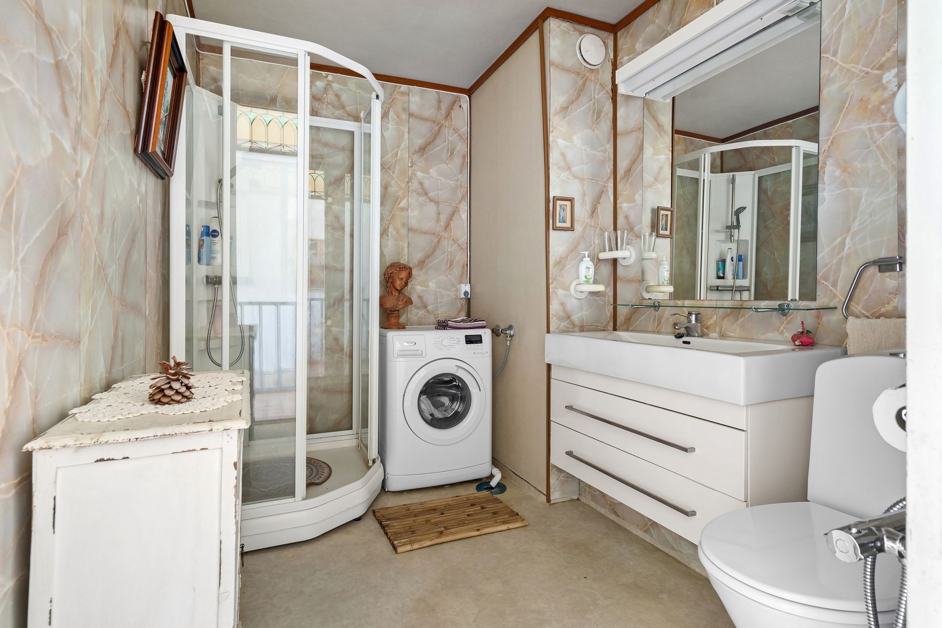 Small Bathroom